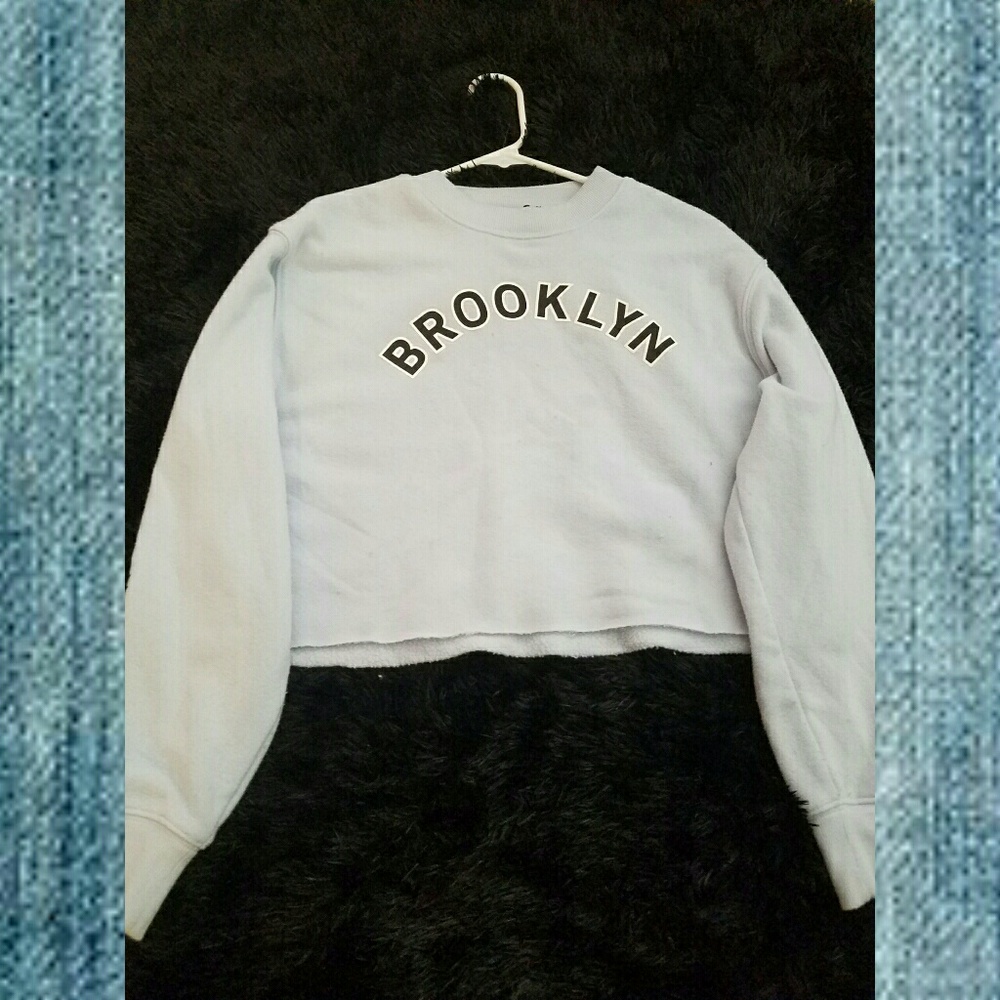 Light blue long sleeve crop top!